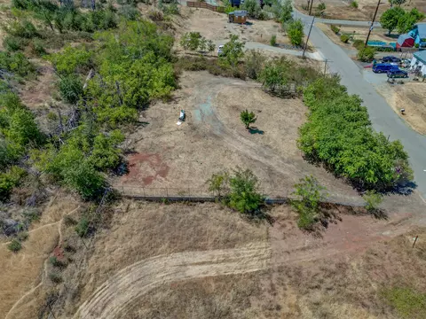 16155 Bush St, Redding, CA 96001 photo 2