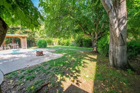 Exterior - 308 Tourmaline Way, Redding, CA 96003 photo 7 of 29