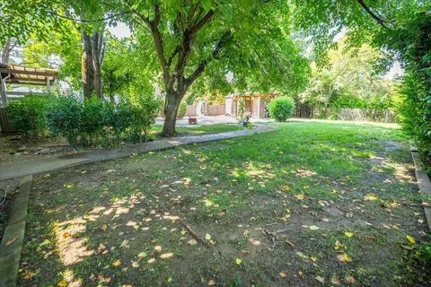 Exterior - 308 Tourmaline Way, Redding, CA 96003 photo 9 of 29