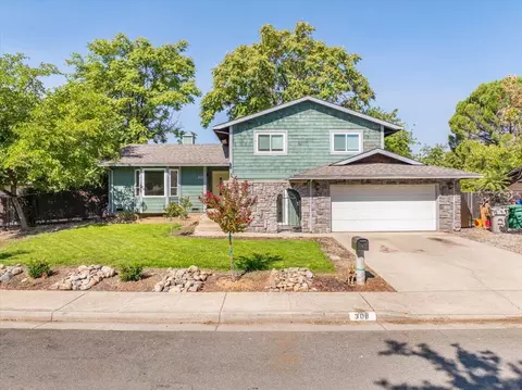 308 Tourmaline Way, Redding, CA 96003