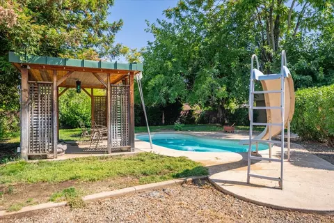 Exterior - 308 Tourmaline Way, Redding, CA 96003 photo 13 of 29