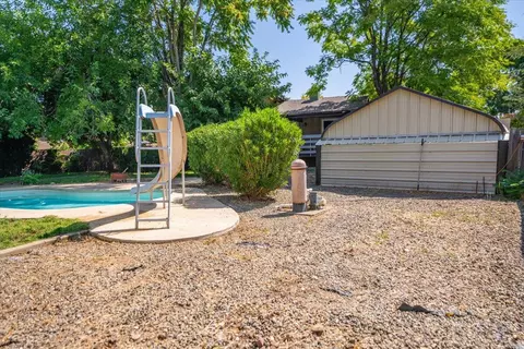 Exterior - 308 Tourmaline Way, Redding, CA 96003 photo 12 of 29