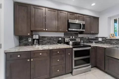 Kitchen - 308 Tourmaline Way, Redding, CA 96003 photo 2 of 6