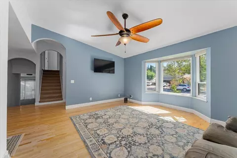 Living - 308 Tourmaline Way, Redding, CA 96003 photo 2 of 4