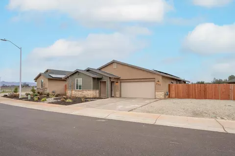 2757 Hopkins Ave, Redding, CA 96002 photo 3