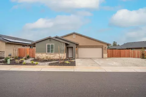 2757 Hopkins Ave, Redding, CA 96002