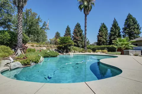 3818 Tea Rose Ct, Redding, CA 96001 photo 3