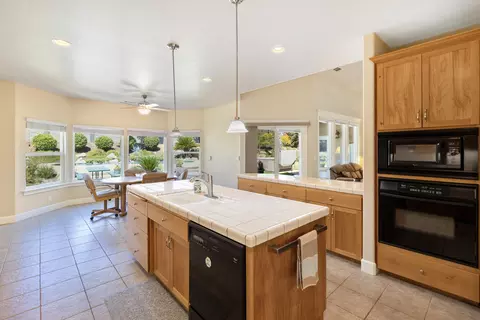 3818 Tea Rose Ct, Redding, CA 96001 photo 16