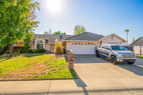 11550 Amir Ct, Redding, CA 96003