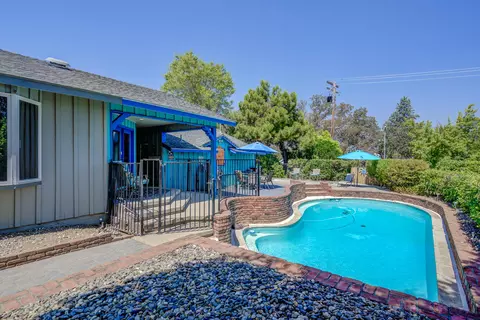 Exterior - 2501 Shasta St, Redding, CA 96001 photo 17 of 22