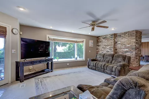 Living - 2501 Shasta St, Redding, CA 96001 photo 2 of 8