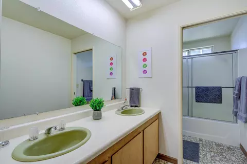 Bath - 2501 Shasta St, Redding, CA 96001 photo 1 of 10