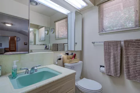 Bath - 2501 Shasta St, Redding, CA 96001 photo 4 of 10