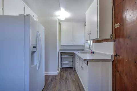 Kitchen - 2501 Shasta St, Redding, CA 96001 photo 7 of 7