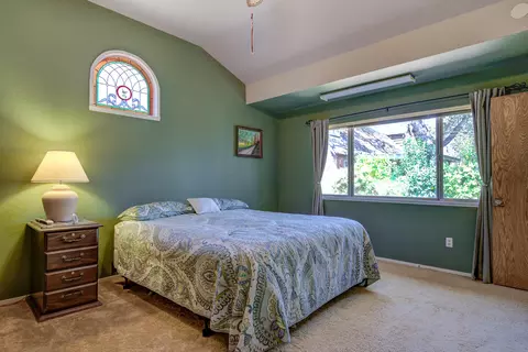 Bedroom - 2501 Shasta St, Redding, CA 96001 photo 4 of 15