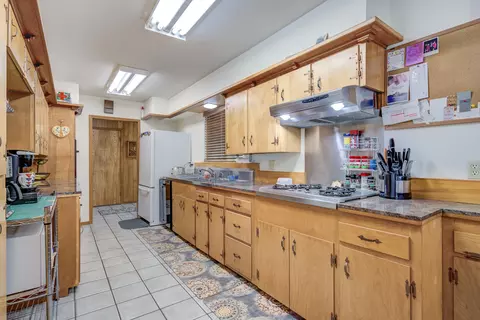 Kitchen - 2501 Shasta St, Redding, CA 96001 photo 3 of 7