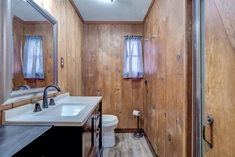 Bath - 2501 Shasta St, Redding, CA 96001 photo 10 of 10