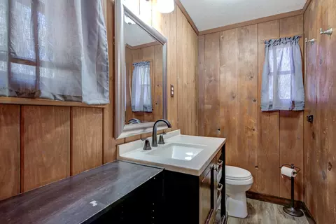 Bath - 2501 Shasta St, Redding, CA 96001 photo 9 of 10