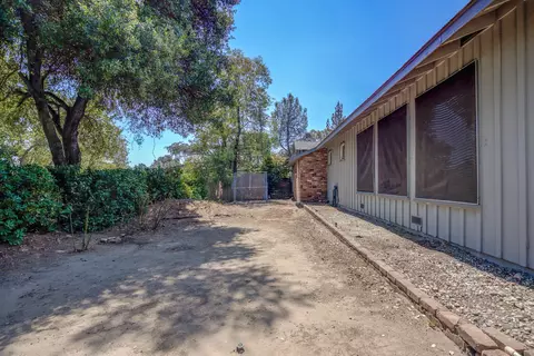 Exterior - 2501 Shasta St, Redding, CA 96001 photo 18 of 22