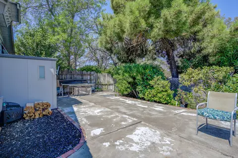 Exterior - 2501 Shasta St, Redding, CA 96001 photo 11 of 22