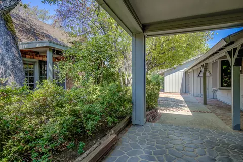 Exterior - 2501 Shasta St, Redding, CA 96001 photo 7 of 22