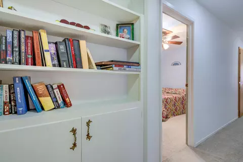 Entry Way - 2501 Shasta St, Redding, CA 96001 photo 3 of 9