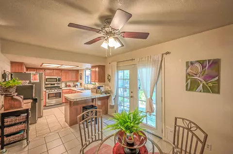 Entry Way - 856 Tanglewood Dr, Redding, CA 96003 photo 1 of 2