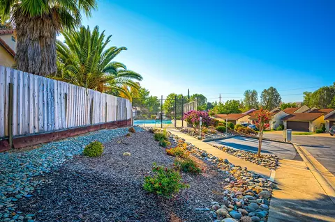 Exterior - 856 Tanglewood Dr, Redding, CA 96003 photo 7 of 10