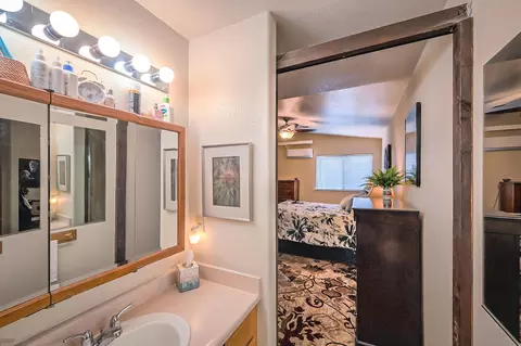 Bath - 856 Tanglewood Dr, Redding, CA 96003 photo 1 of 3