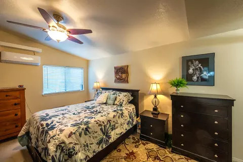 Bedroom - 856 Tanglewood Dr, Redding, CA 96003 photo 1 of 6