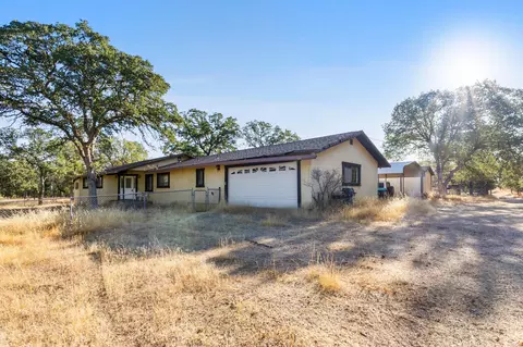 16950 Oak Tree Ave, Cottonwood, CA 96022