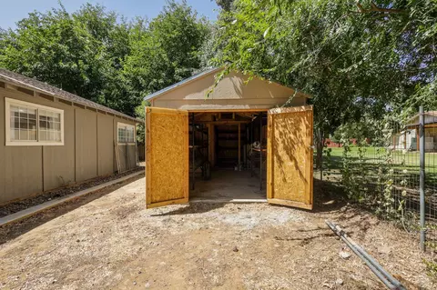 Exterior - 660 Paynes Creek Rd, Red Bluff, CA 96080 photo 14 of 14