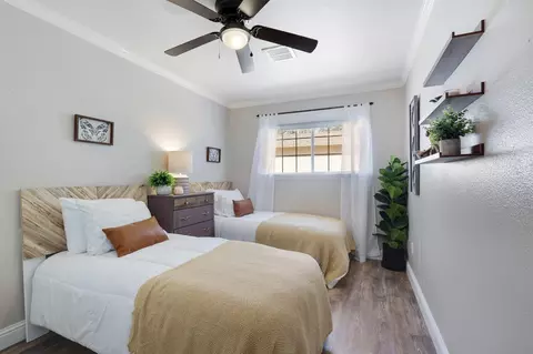 Bedroom - 660 Paynes Creek Rd, Red Bluff, CA 96080 photo 3 of 8