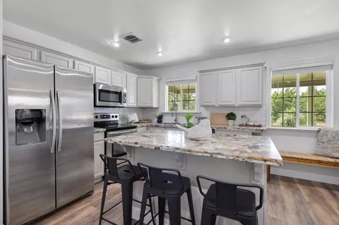 Kitchen - 660 Paynes Creek Rd, Red Bluff, CA 96080 photo 1 of 5
