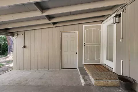 Exterior - 660 Paynes Creek Rd, Red Bluff, CA 96080 photo 8 of 14