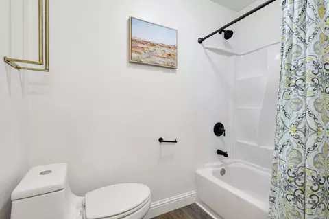Bath - 660 Paynes Creek Rd, Red Bluff, CA 96080 photo 4 of 4