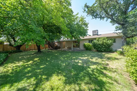 5881 Sierra Dr, Redding, CA 96003 photo 21