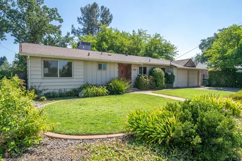 5881 Sierra Dr, Redding, CA 96003 photo 2