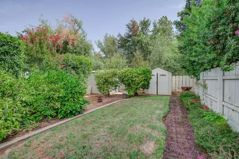 Exterior - 704 Joaquin Ave, Redding, CA 96002 photo 14 of 25