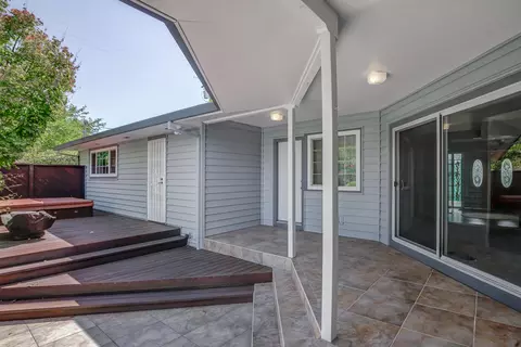 Exterior - 704 Joaquin Ave, Redding, CA 96002 photo 5 of 25