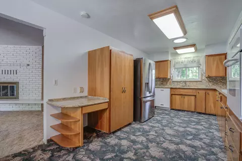 Kitchen - 704 Joaquin Ave, Redding, CA 96002 photo 3 of 3