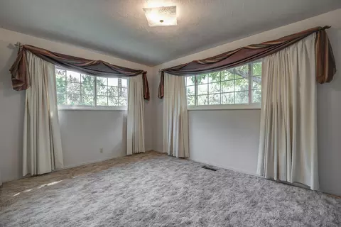 Bedroom - 704 Joaquin Ave, Redding, CA 96002 photo 3 of 7