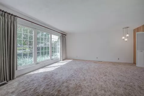 Living - 704 Joaquin Ave, Redding, CA 96002 photo 2 of 4