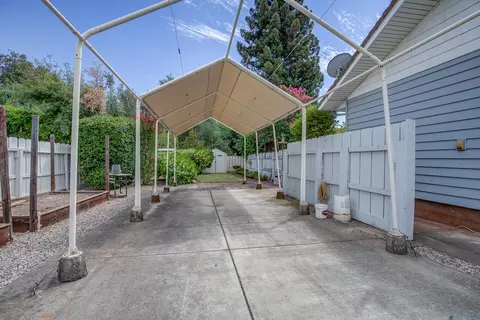 Exterior - 704 Joaquin Ave, Redding, CA 96002 photo 17 of 25