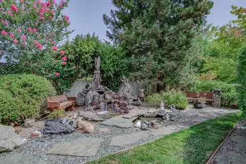 Exterior - 704 Joaquin Ave, Redding, CA 96002 photo 7 of 25