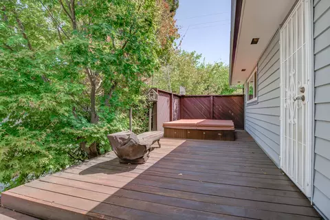 Exterior - 704 Joaquin Ave, Redding, CA 96002 photo 6 of 25