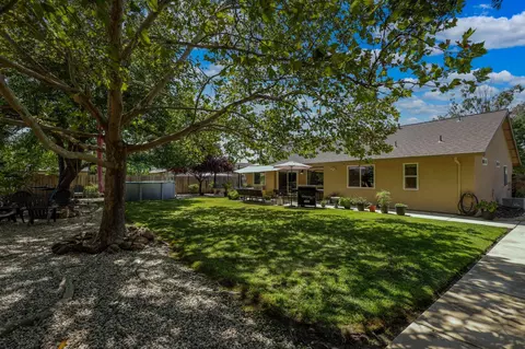 Exterior - 4469 Rose Terrace Dr, Redding, CA 96001 photo 8 of 8