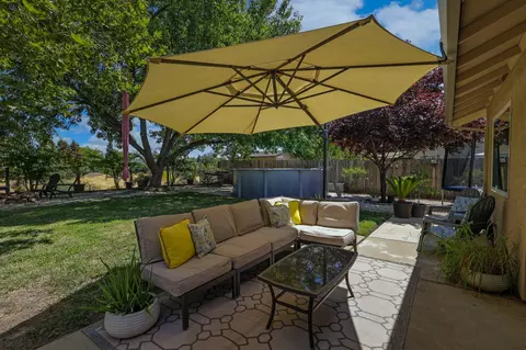 Exterior - 4469 Rose Terrace Dr, Redding, CA 96001 photo 7 of 8