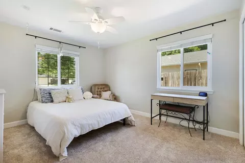 Bedroom - 4469 Rose Terrace Dr, Redding, CA 96001 photo 3 of 4