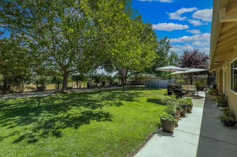 Exterior - 4469 Rose Terrace Dr, Redding, CA 96001 photo 3 of 8
